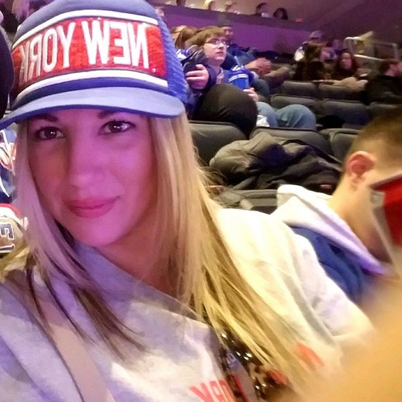 Meet your Posher, Jessica - Picture 1 of 1